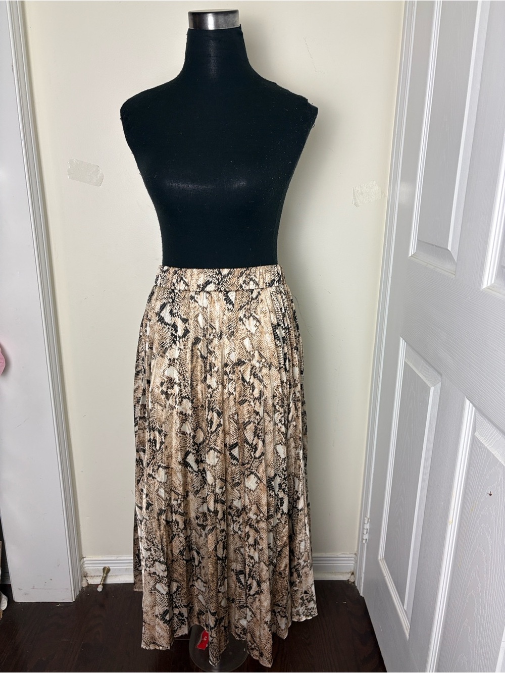 Haver London Pleated Snake Print Midi Relaxed Fit Skirt - Beige